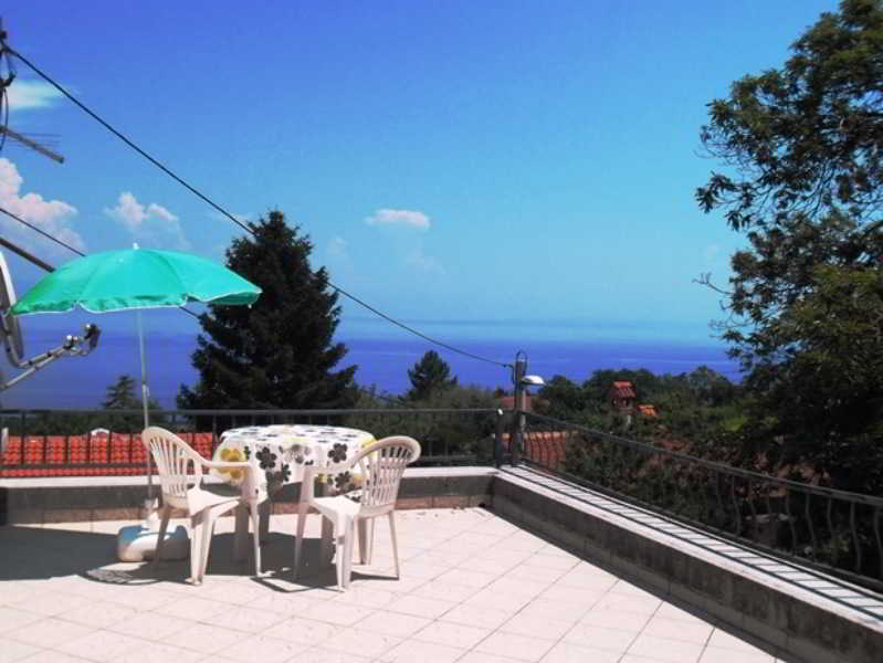 אופטיה Apartments Kestenovi Dvori מראה חיצוני תמונה