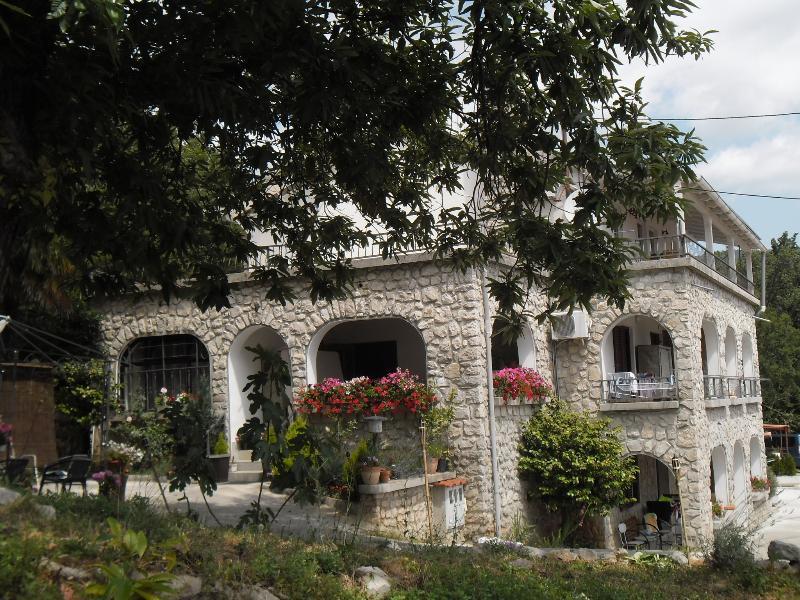 אופטיה Apartments Kestenovi Dvori מראה חיצוני תמונה